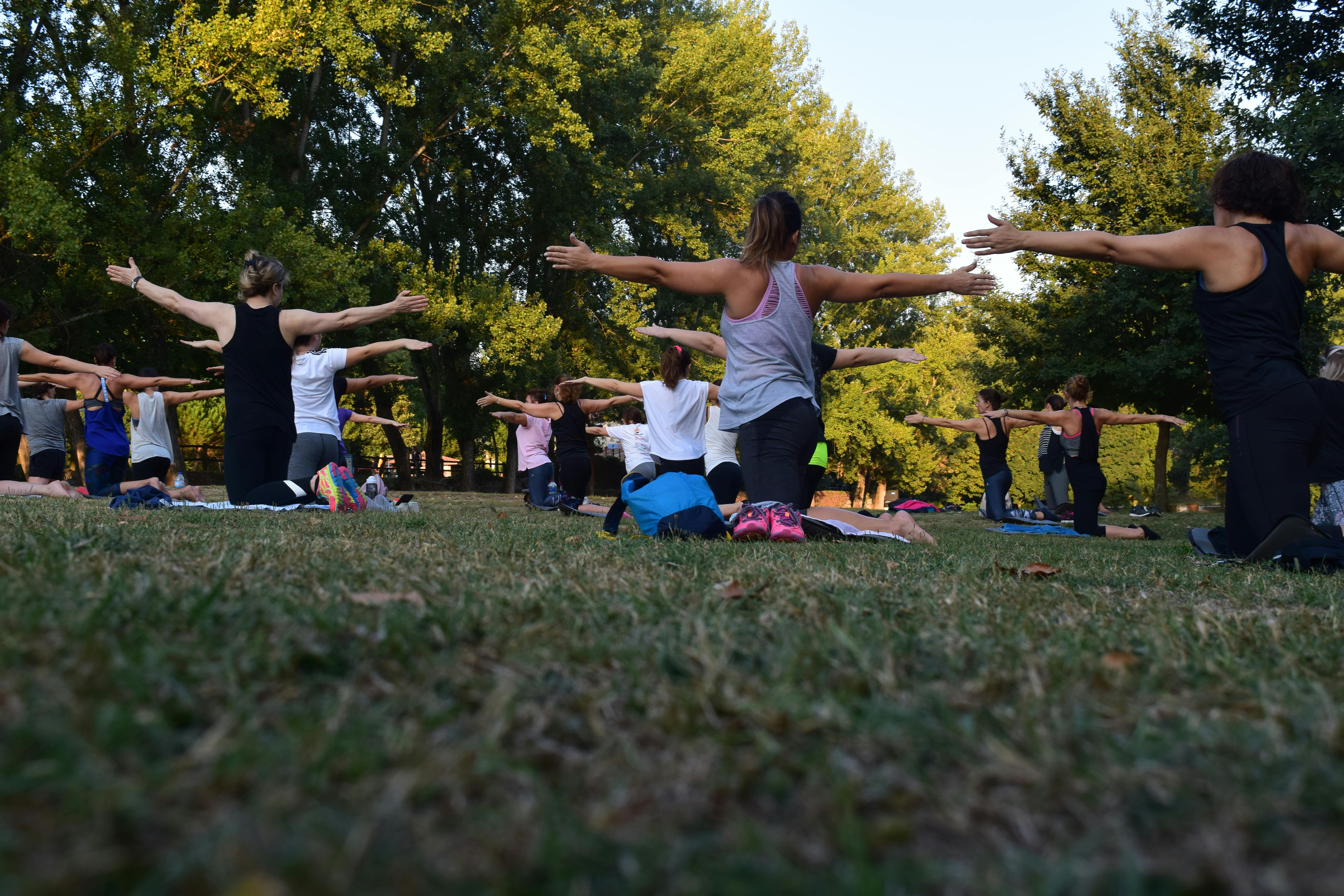 SKUPINOVÉ LEKCE PILATES venku 